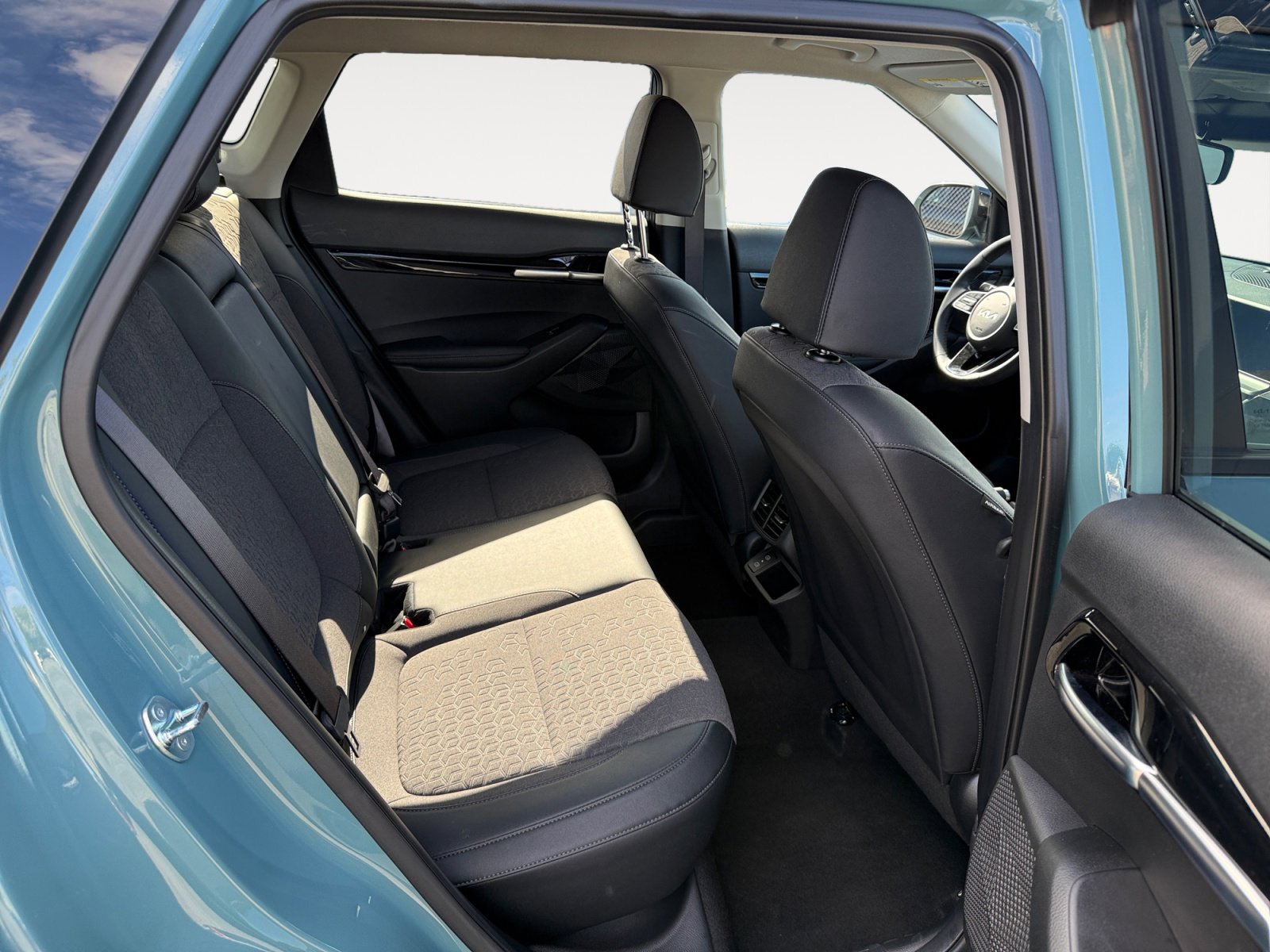 Certified 2025 Kia Seltos S image 18