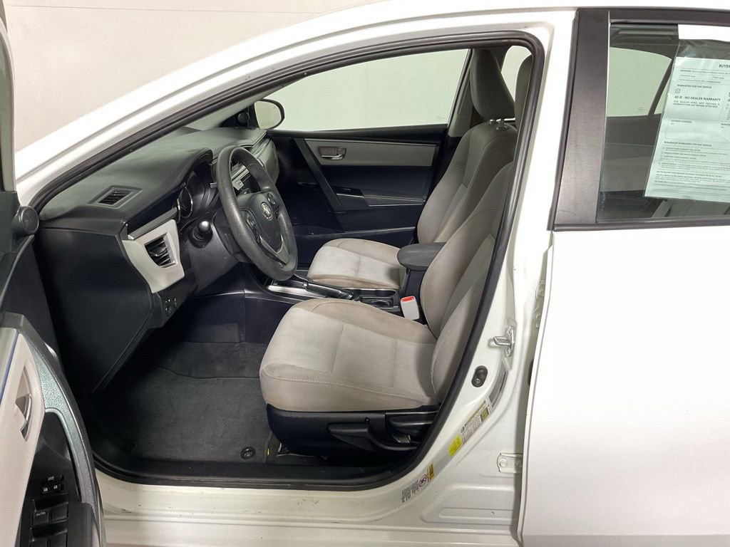 Used 2015 Toyota Corolla LE FWD image 19