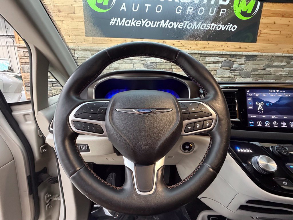 Used 2019 Chrysler Pacifica Touring-L w/ Advanced Safetytec Group FWD image 29
