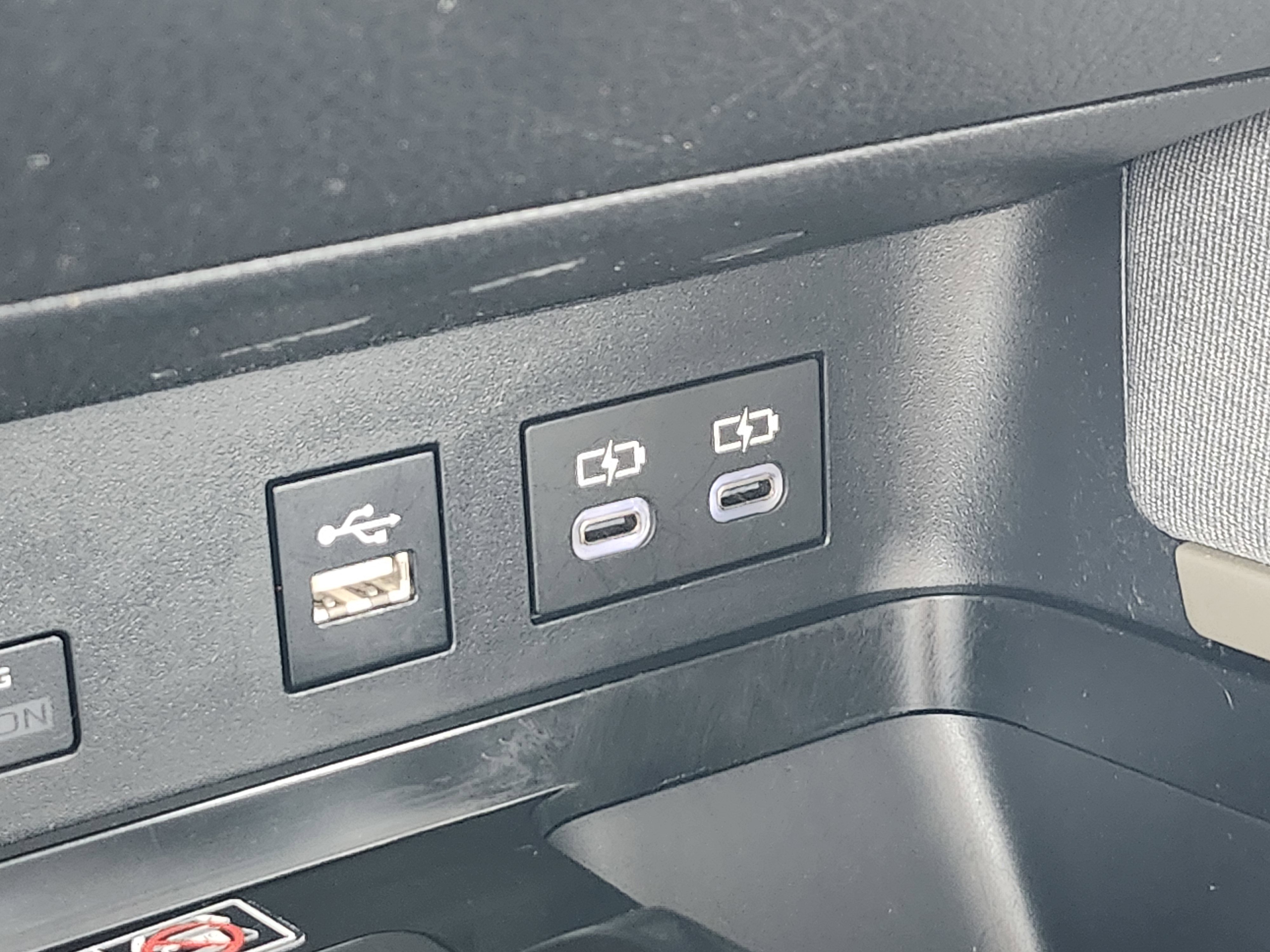 Used 2025 Toyota Camry LE image 27