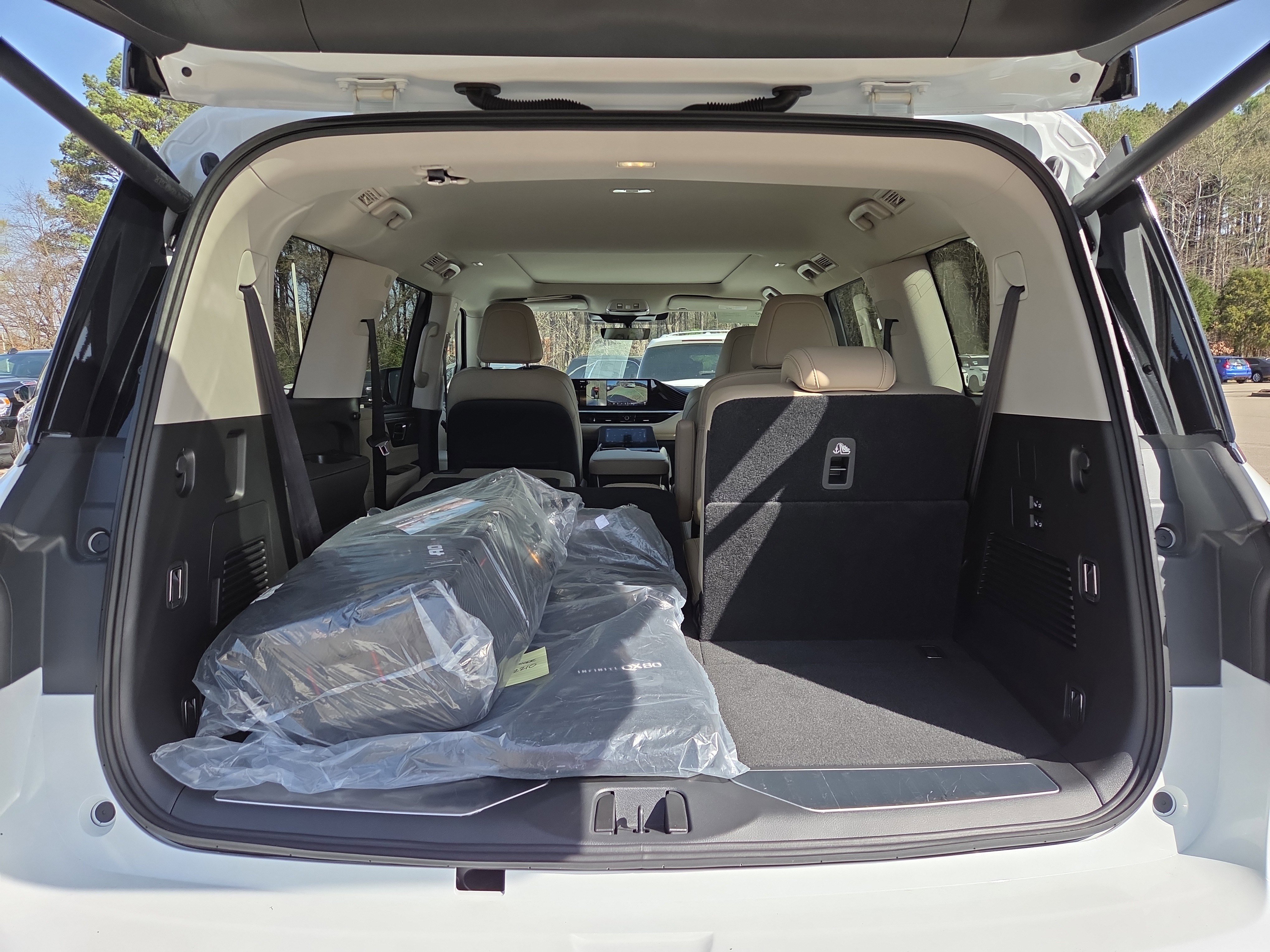 Used 2026 INFINITI QX80 Pure w/ Cargo Package image 10