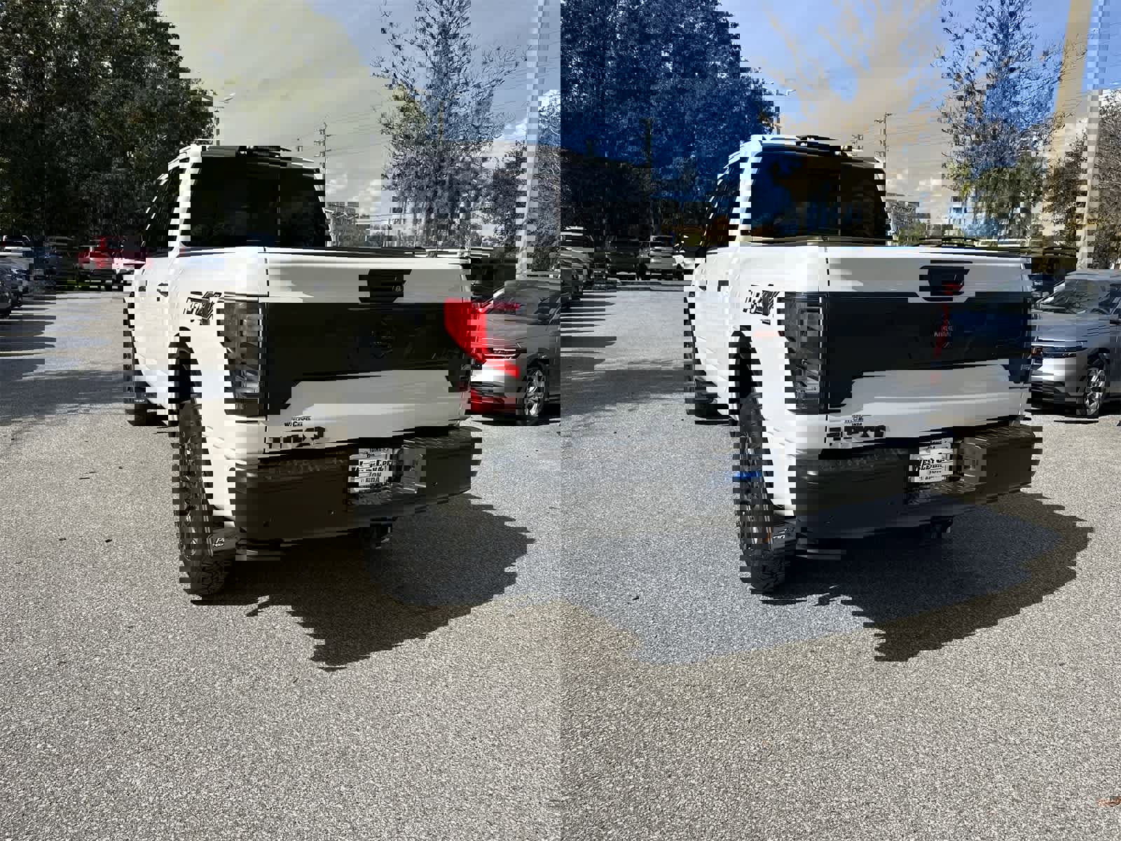 Used 2021 Nissan Titan PRO-4X w/ Pro-4x Convenience Package image 4