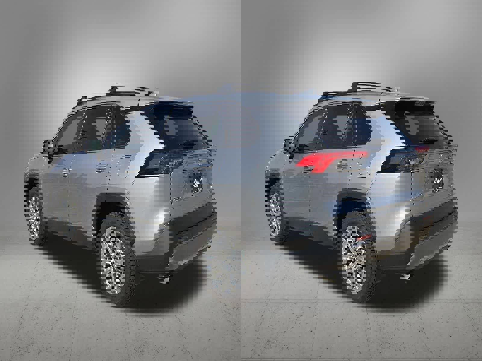 Used 2019 Toyota RAV4 Limited w/ Cold Weather Package image 4