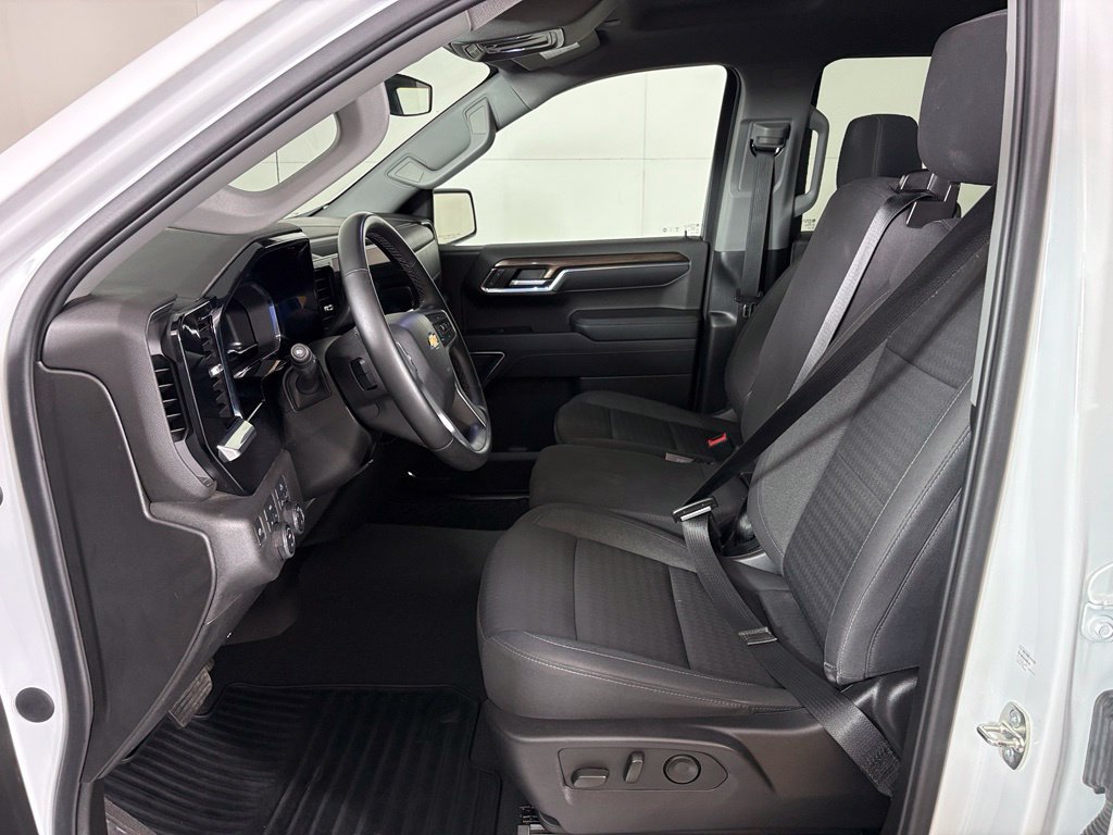 Used 2023 Chevrolet Silverado 1500 LT AWD/4WD image 16