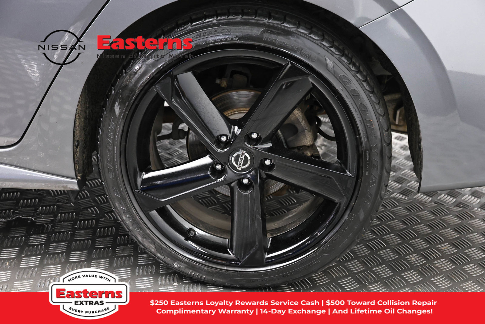 Used 2023 Nissan Sentra SR w/ Midnight Edition Package FWD image 32