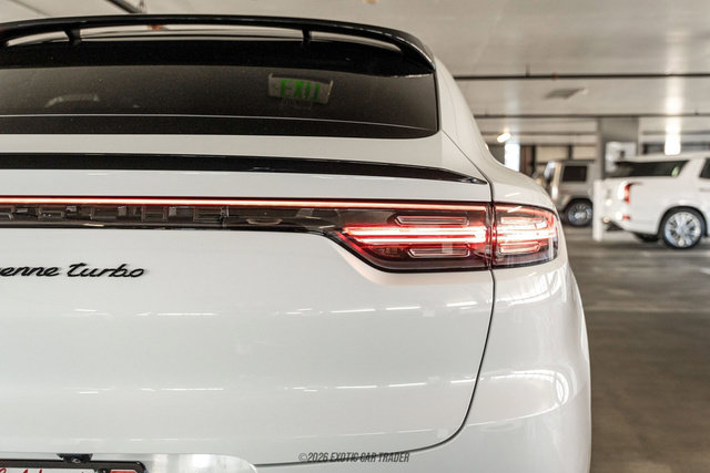 Used 2023 Porsche Cayenne Turbo AWD/4WD image 61