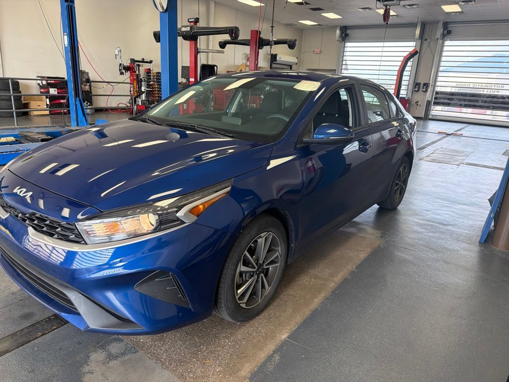 Used 2023 Kia Forte LXS w/ LXS Technology Package FWD image 4