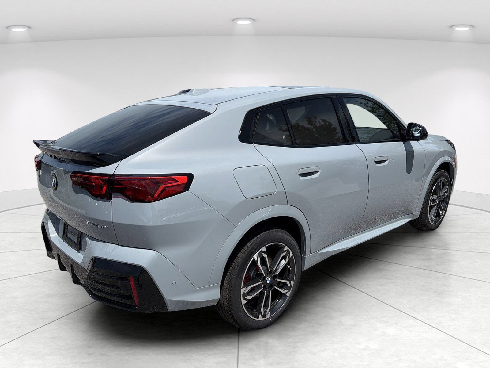 New 2026 BMW X2 xDrive28i w/ Technology Package AWD/4WD image 4