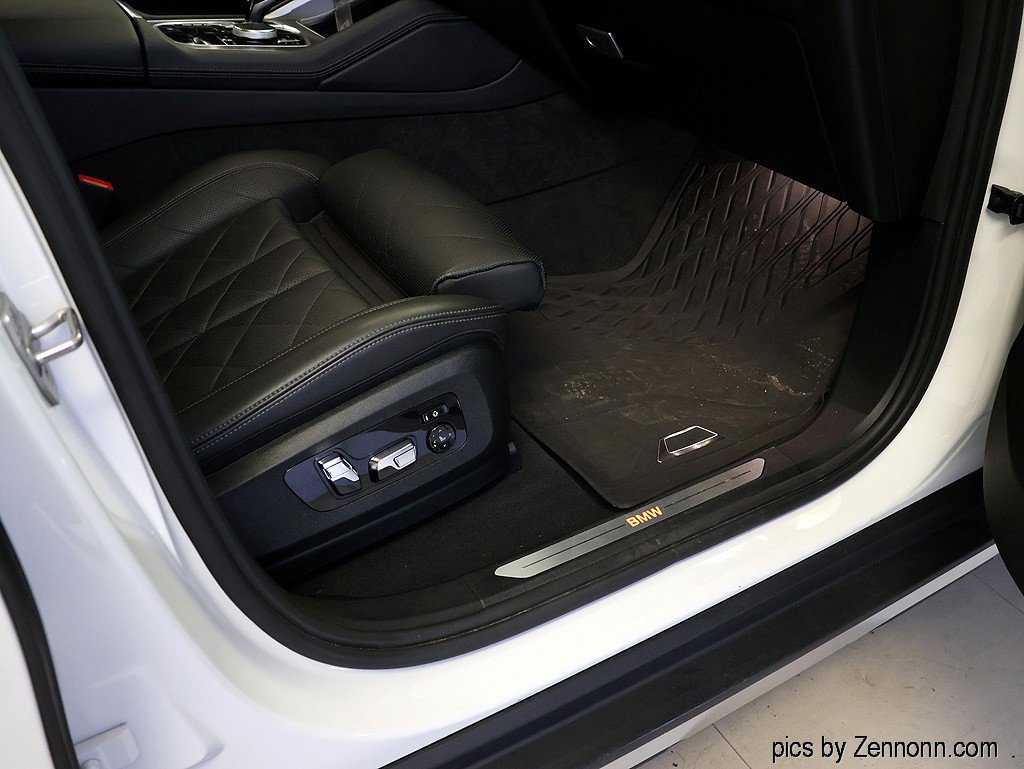 Certified 2023 BMW X6 xDrive40i w/ Premium Package image 38