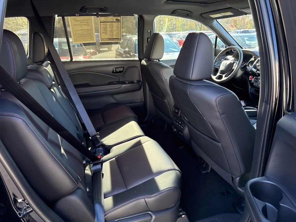 Used 2025 Honda Passport Black Edition image 14