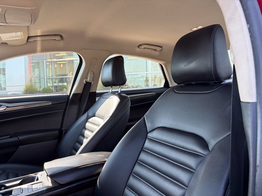 Used 2020 Ford Fusion SEL FWD image 6