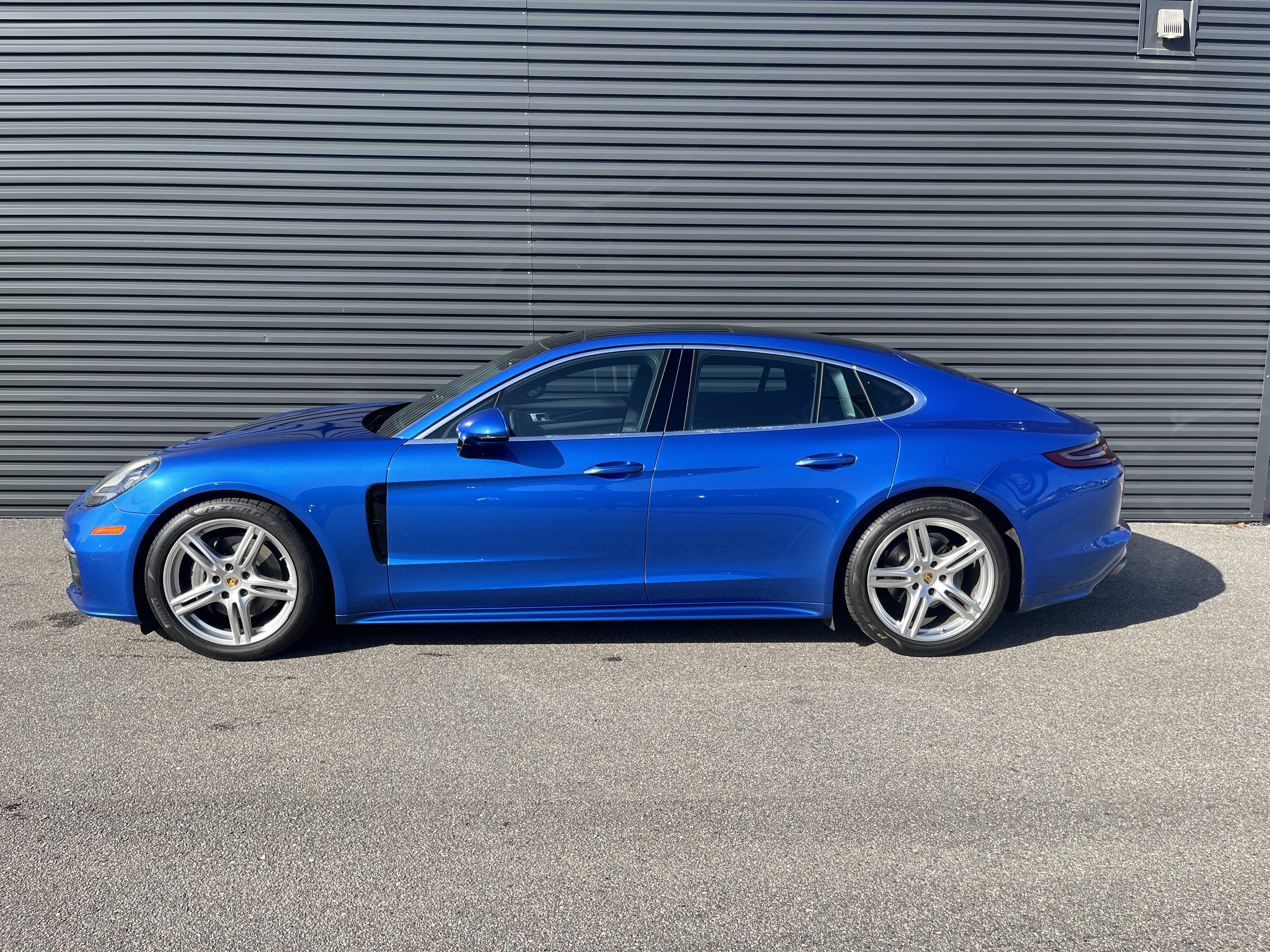 Certified 2018 Porsche Panamera 4S image 2