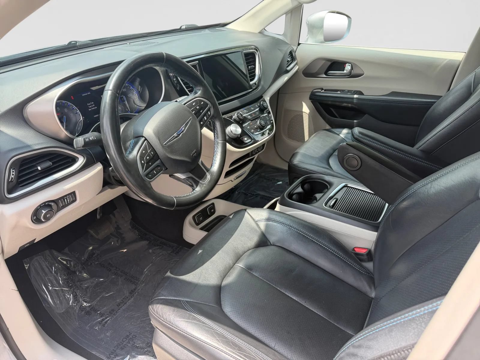 Used 2021 Chrysler Pacifica Touring-L FWD image 41