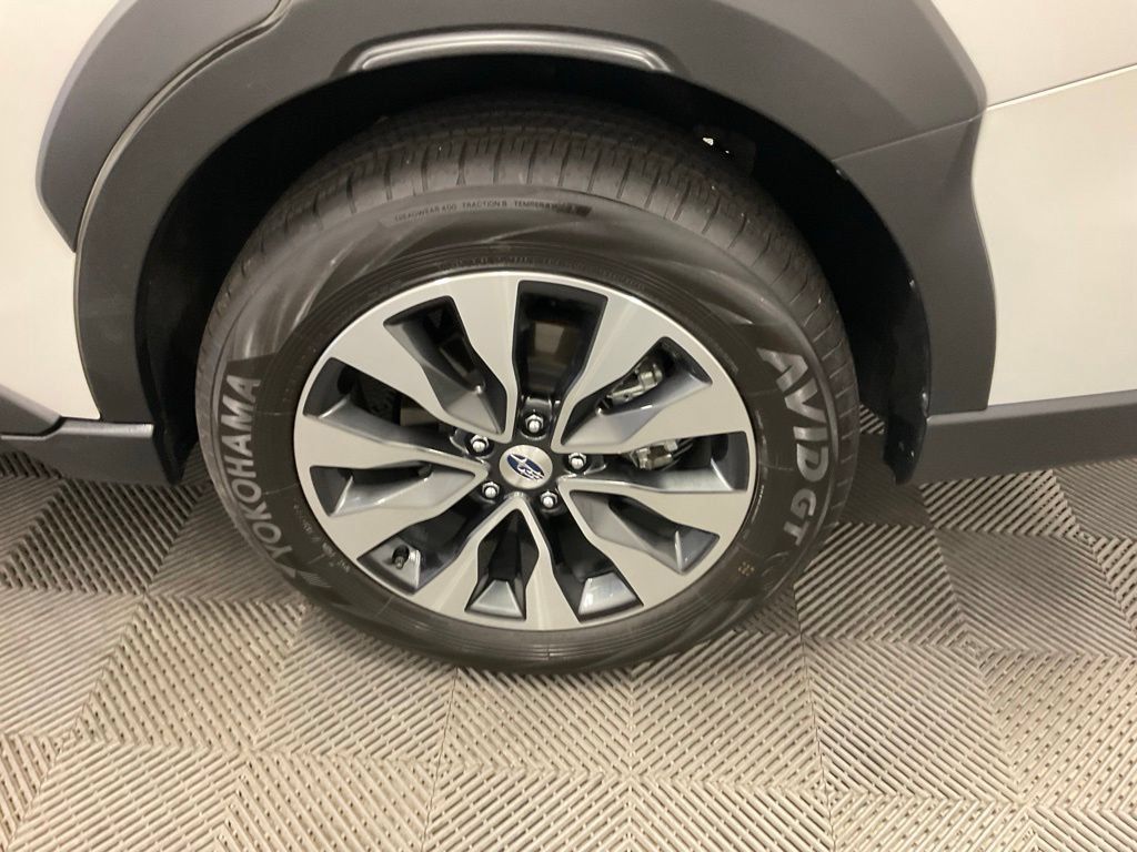 Used 2025 Subaru Outback Limited AWD/4WD image 12