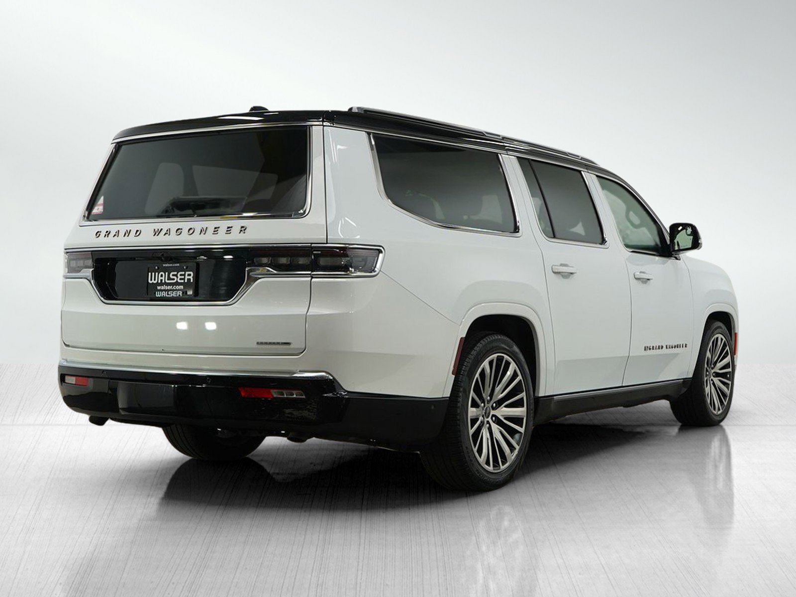 Used 2024 Jeep Grand Wagoneer L Series III image 5