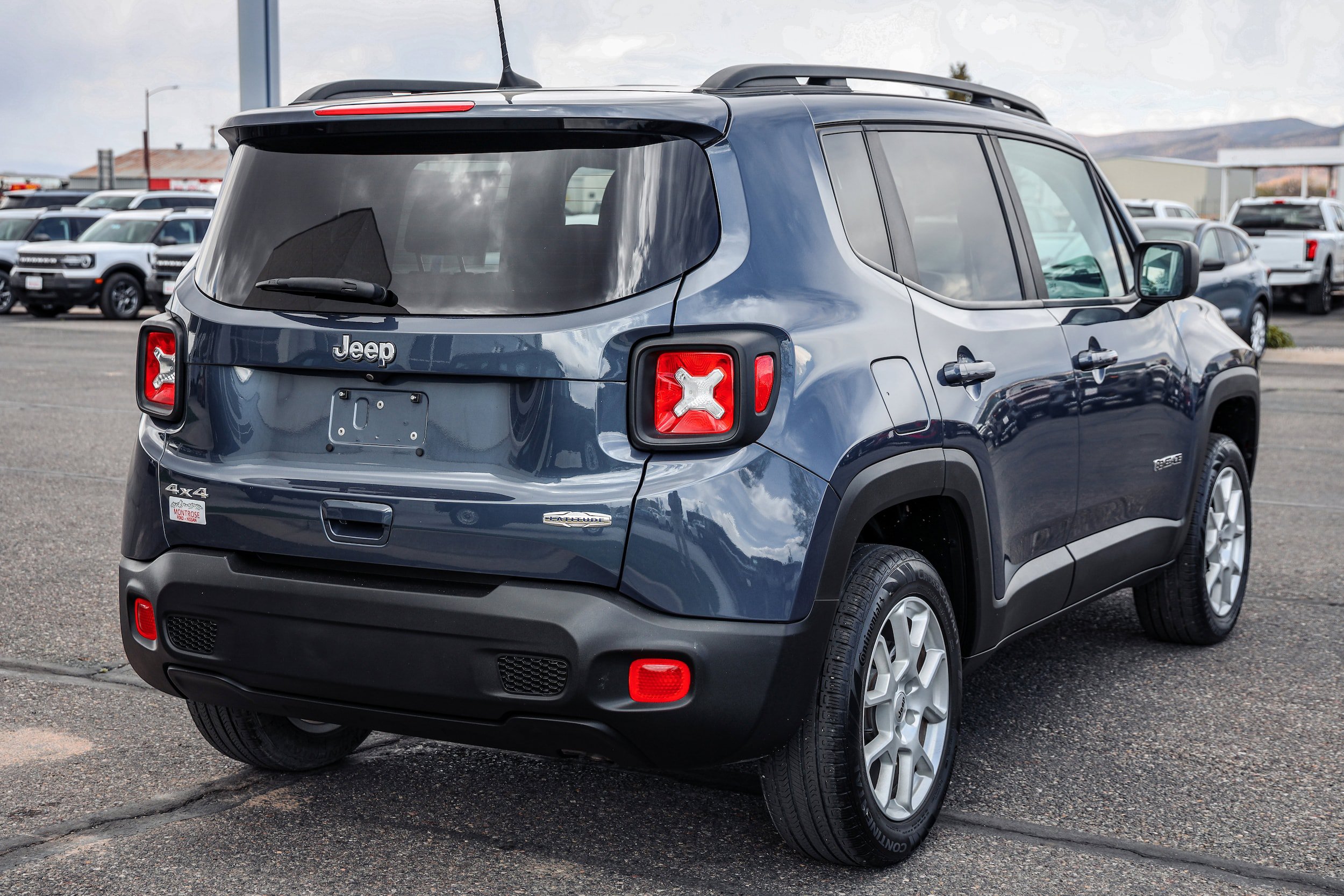Used 2022 Jeep Renegade Latitude w/ Convenience Group AWD/4WD image 4