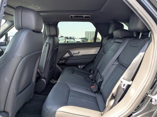 Used 2025 Land Rover Range Rover Sport SE AWD/4WD image 14