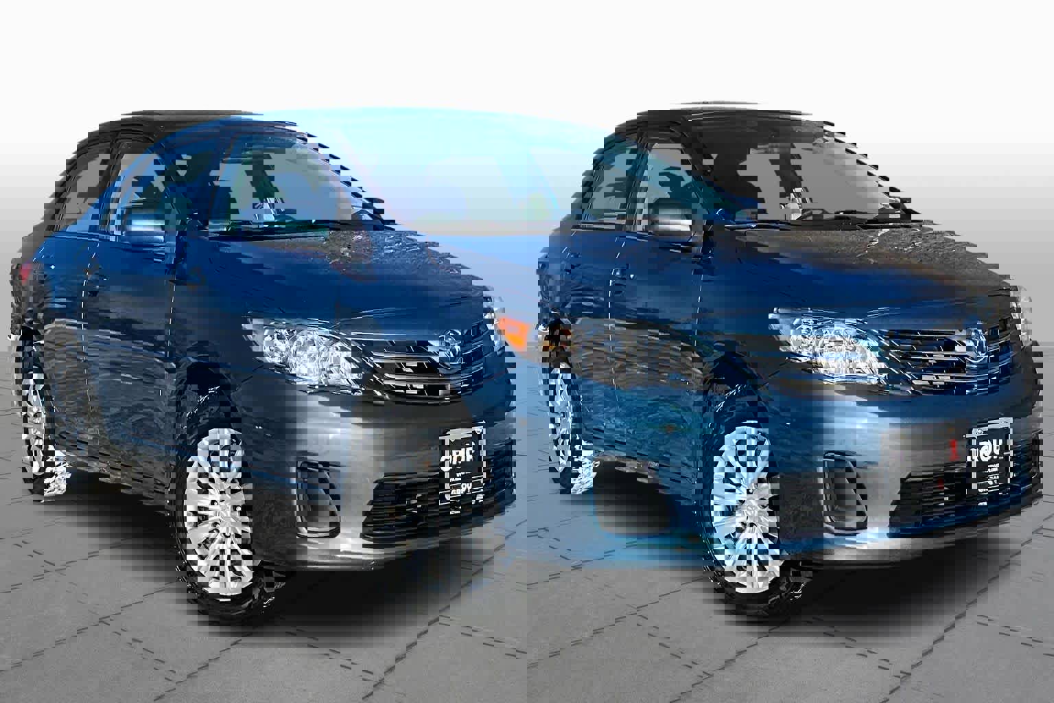 Used 2013 Toyota Corolla LE image 2