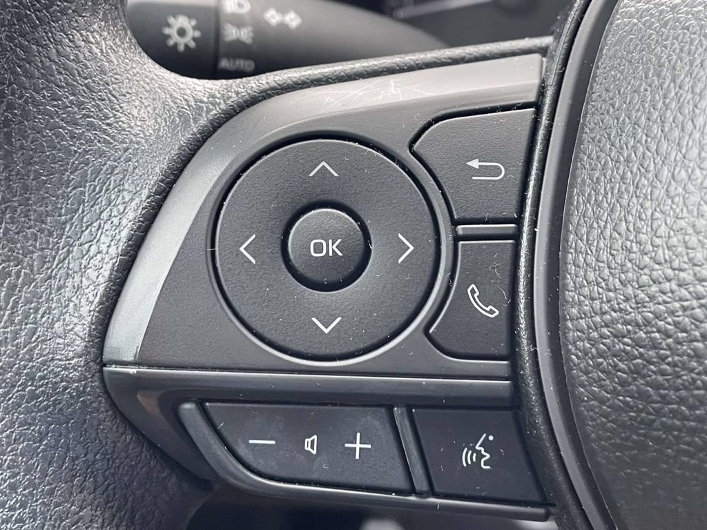 Used 2025 Toyota Corolla LE FWD image 20