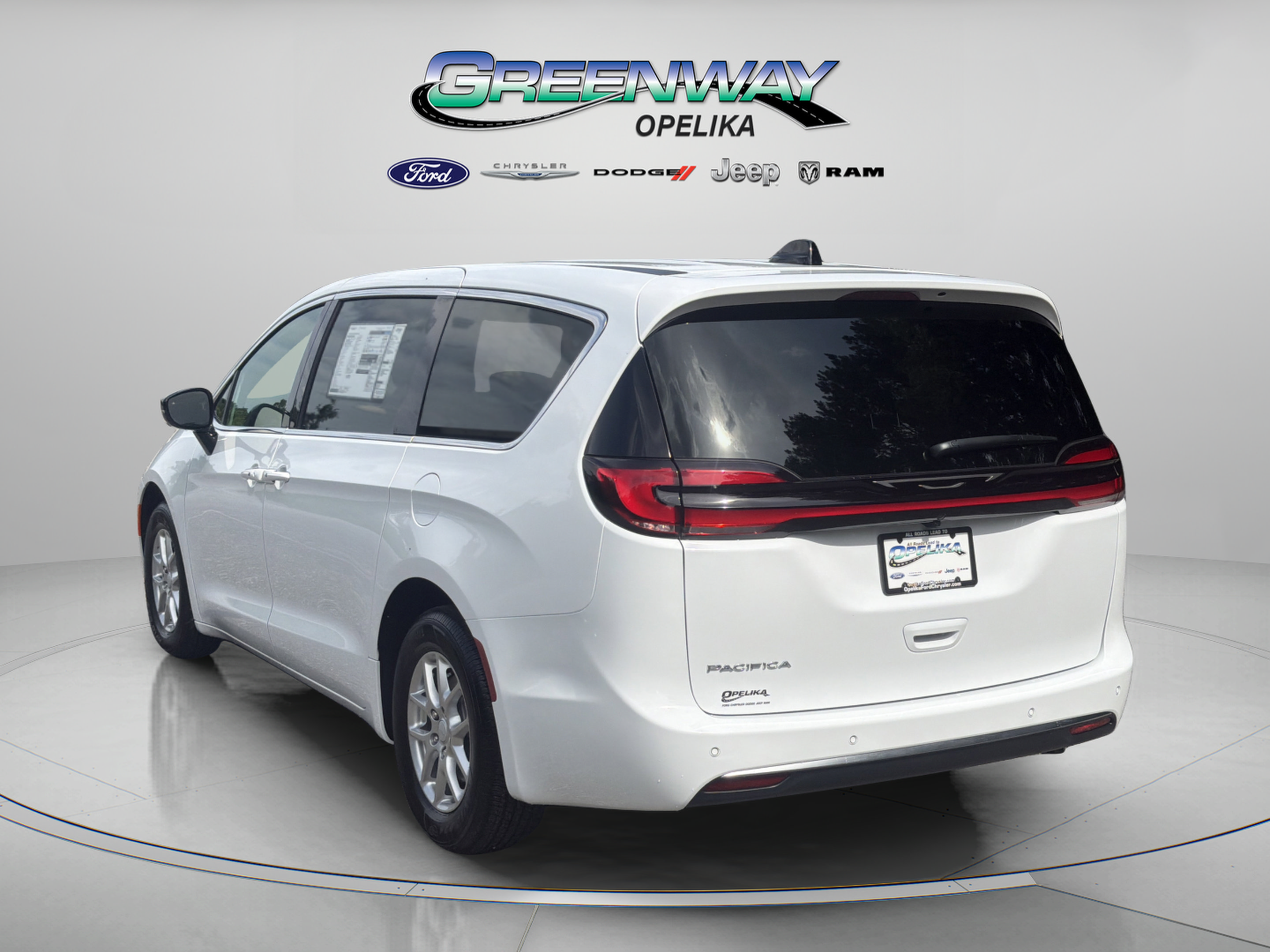 New 2027 Chrysler Pacifica Select FWD image 5