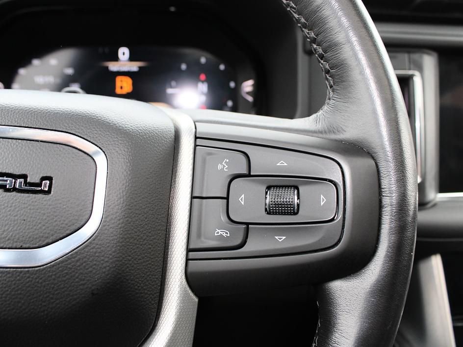 Used 2023 GMC Yukon XL Denali w/ Advanced Technology Package image 26