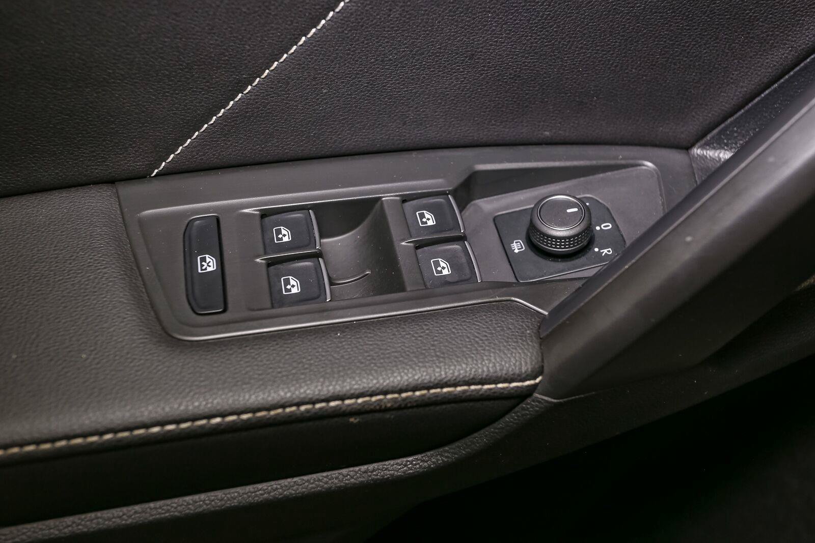 Certified 2024 Volkswagen Tiguan SE R-Line AWD/4WD image 47
