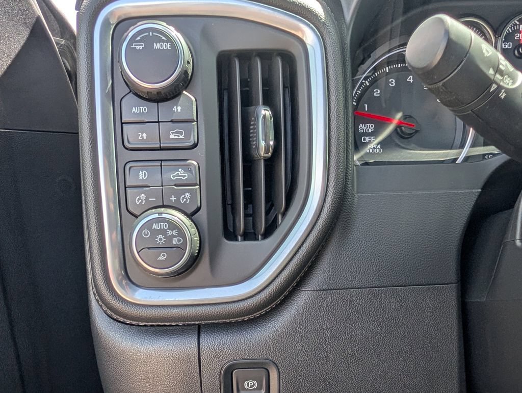 Used 2020 Chevrolet Silverado 1500 LTZ w/ LTZ Plus Package AWD/4WD image 30