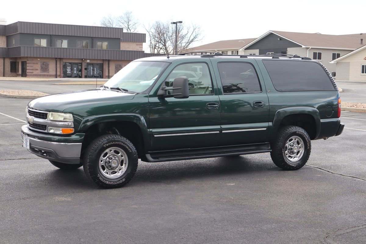 Used 2002 Chevrolet Suburban 2500 LT image 10