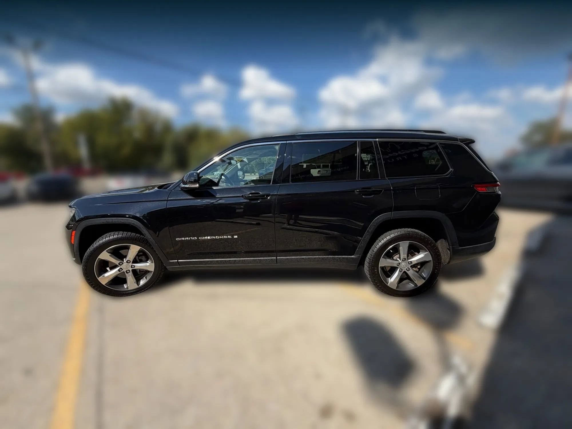 Used 2021 Jeep Grand Cherokee L Limited image 4