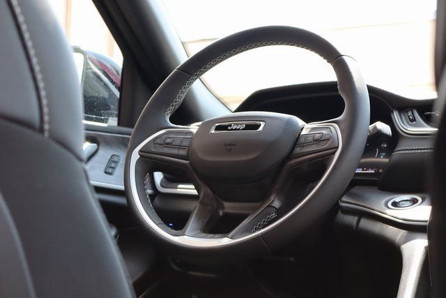 New 2025 Jeep Grand Cherokee Limited 4xe image 36