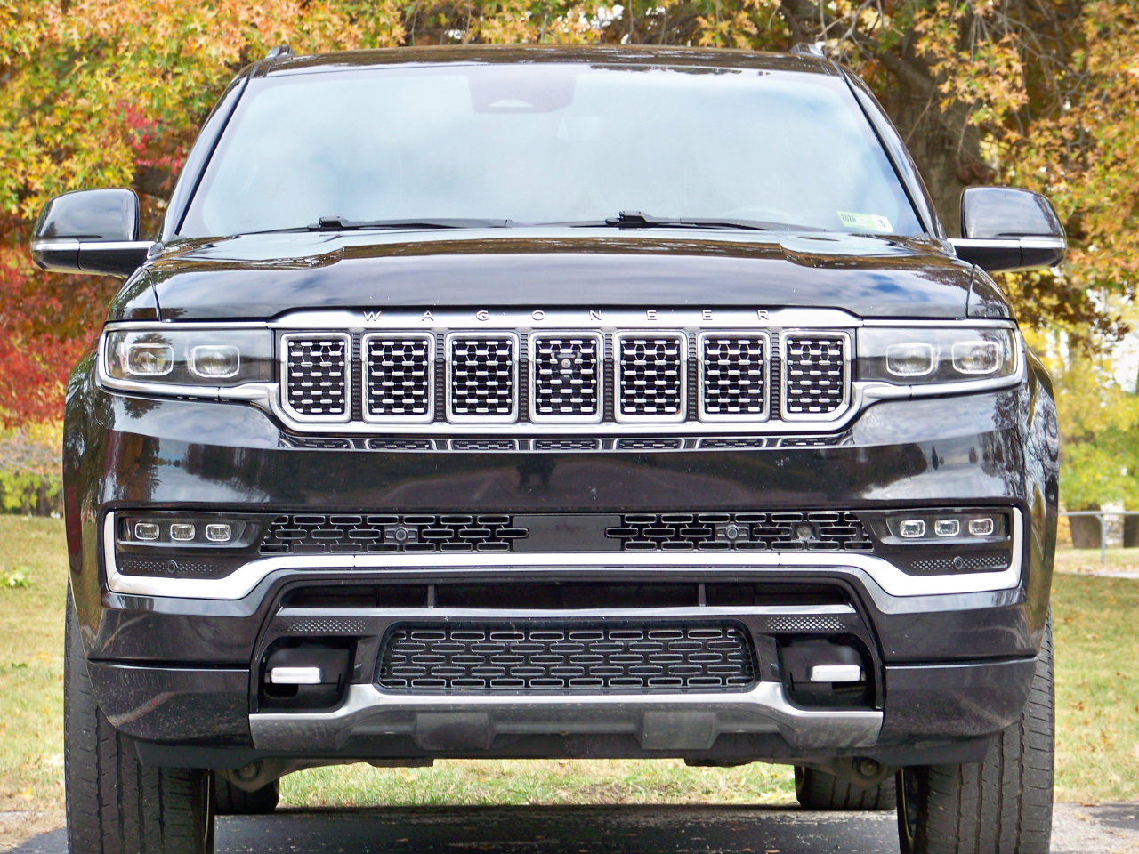 Used 2022 Jeep Grand Wagoneer Series III w/ Rear Seat Video Group 1 image 10