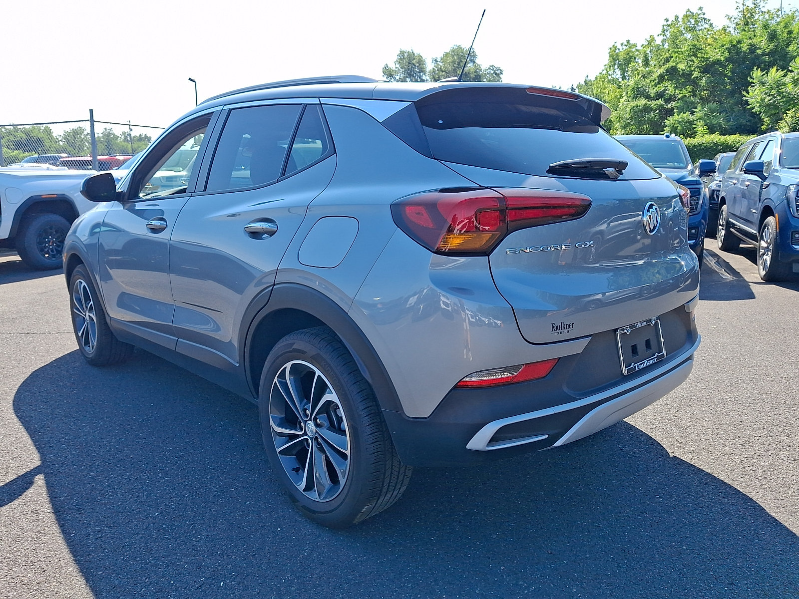 Used 2023 Buick Encore GX Select w/ Safety Package II FWD image 4
