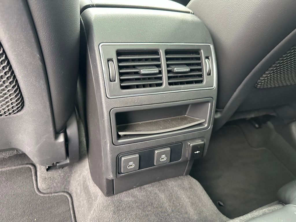 Used 2024 Jaguar F-PACE R-Dynamic S image 28