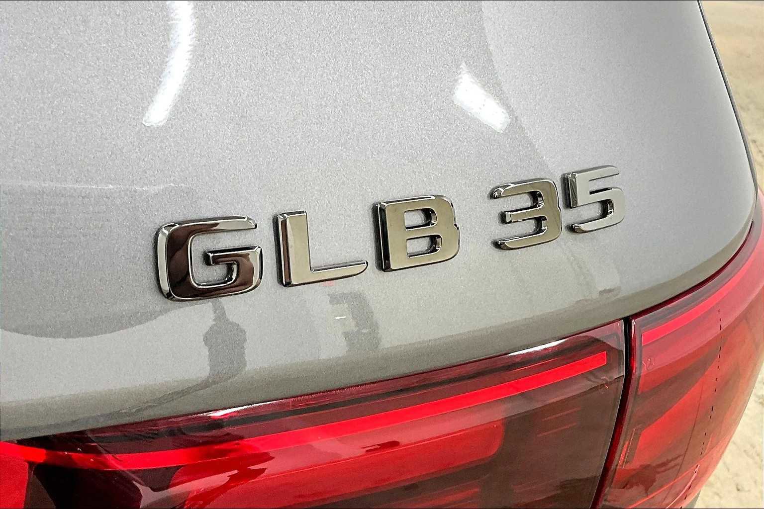 New 2025 Mercedes-Benz GLB 35 AMG 4MATIC image 15