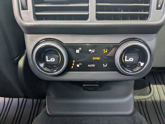 New 2026 Land Rover Range Rover Velar Dynamic SE AWD/4WD image 13