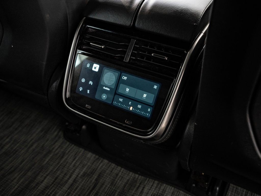 Used 2023 Rivian R1S Adventure image 39