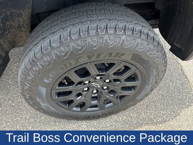 Used 2023 Chevrolet Colorado Trail Boss AWD/4WD image 8