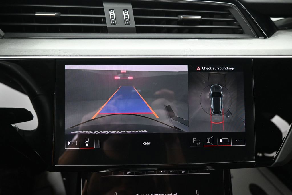 Used 2024 Audi Q8 e-tron Prestige w/ Prestige Package image 12