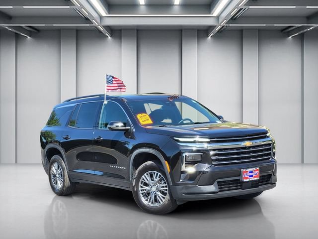 Used 2024 Chevrolet Traverse LT