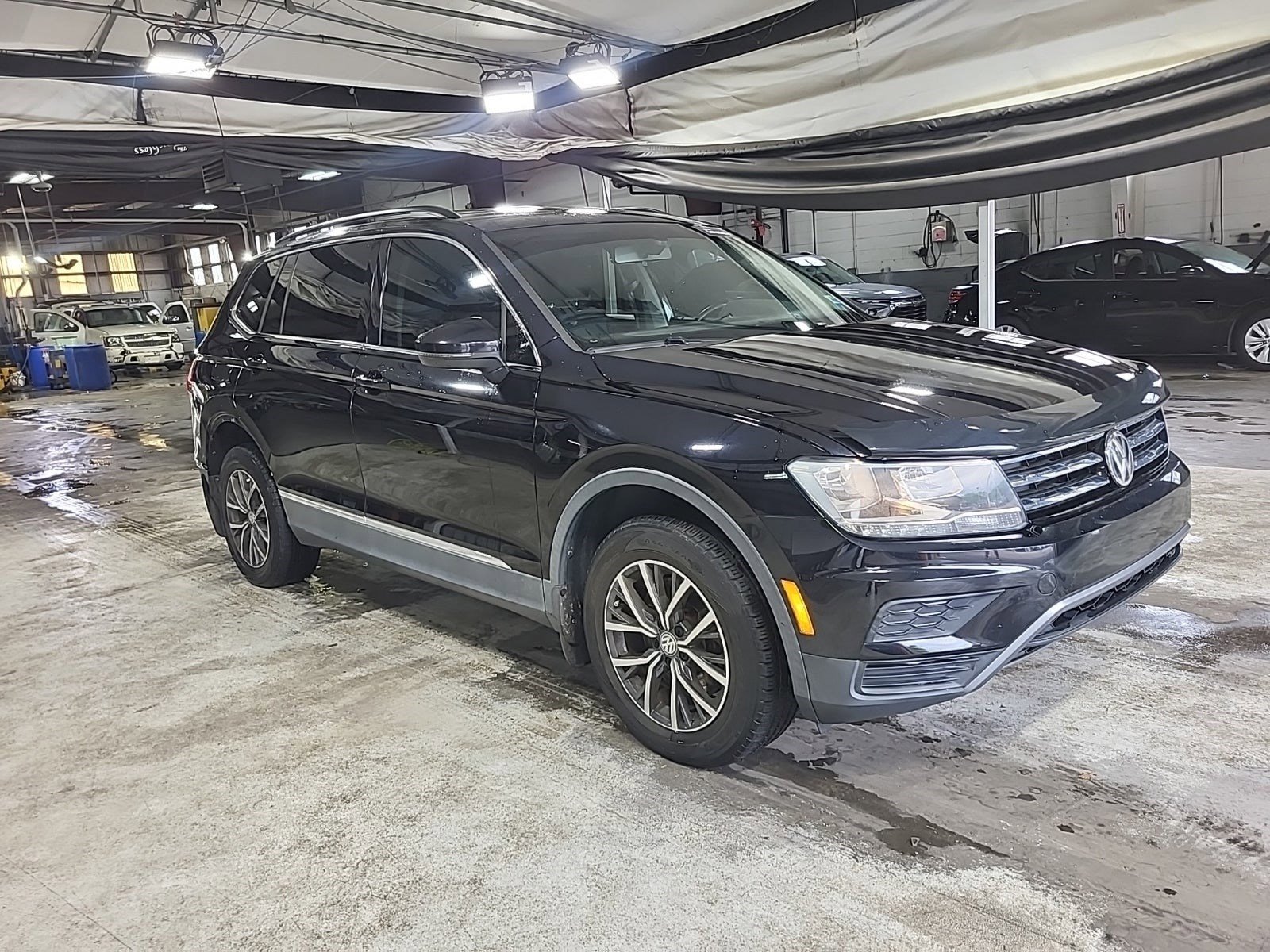 Used 2020 Volkswagen Tiguan SE FWD image 2