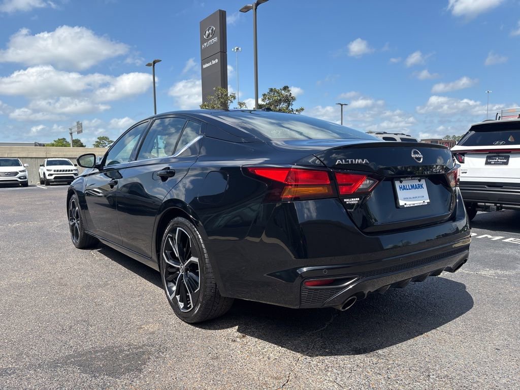Used 2024 Nissan Altima 2.5 SR FWD image 8