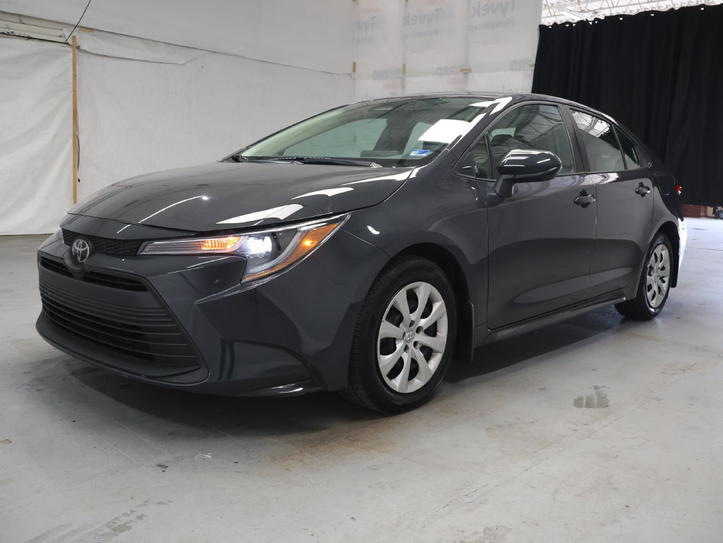 Used 2026 Toyota Corolla LE FWD image 3