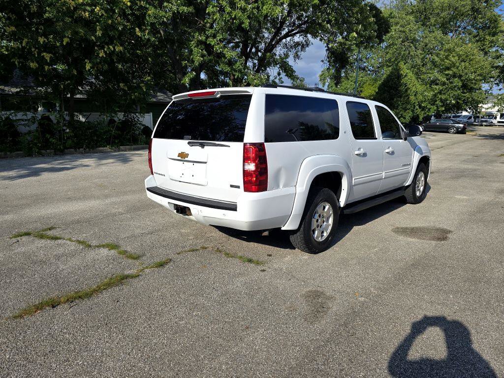 Used 2012 Chevrolet Suburban LT w/ Luxury Package image 3