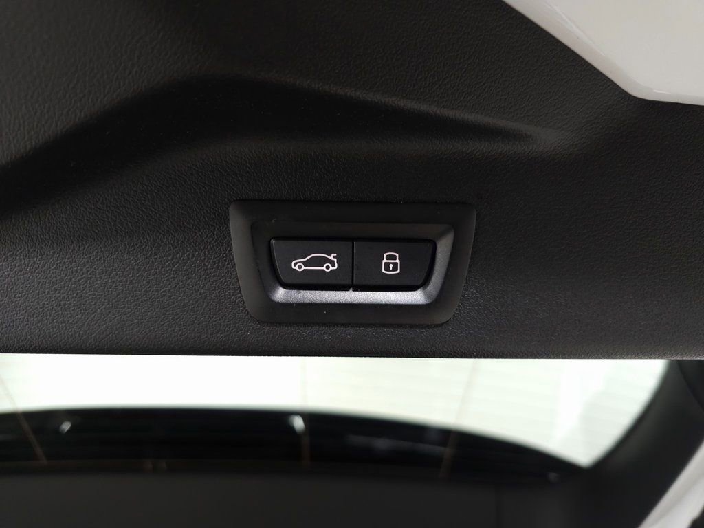 Used 2024 BMW X5 xDrive40i w/ Premium Package image 9