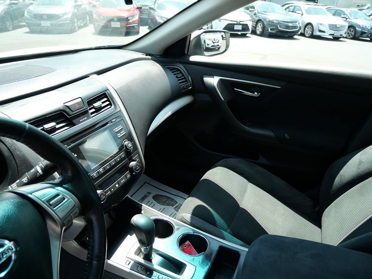 Used 2015 Nissan Altima 2.5 SV FWD image 13