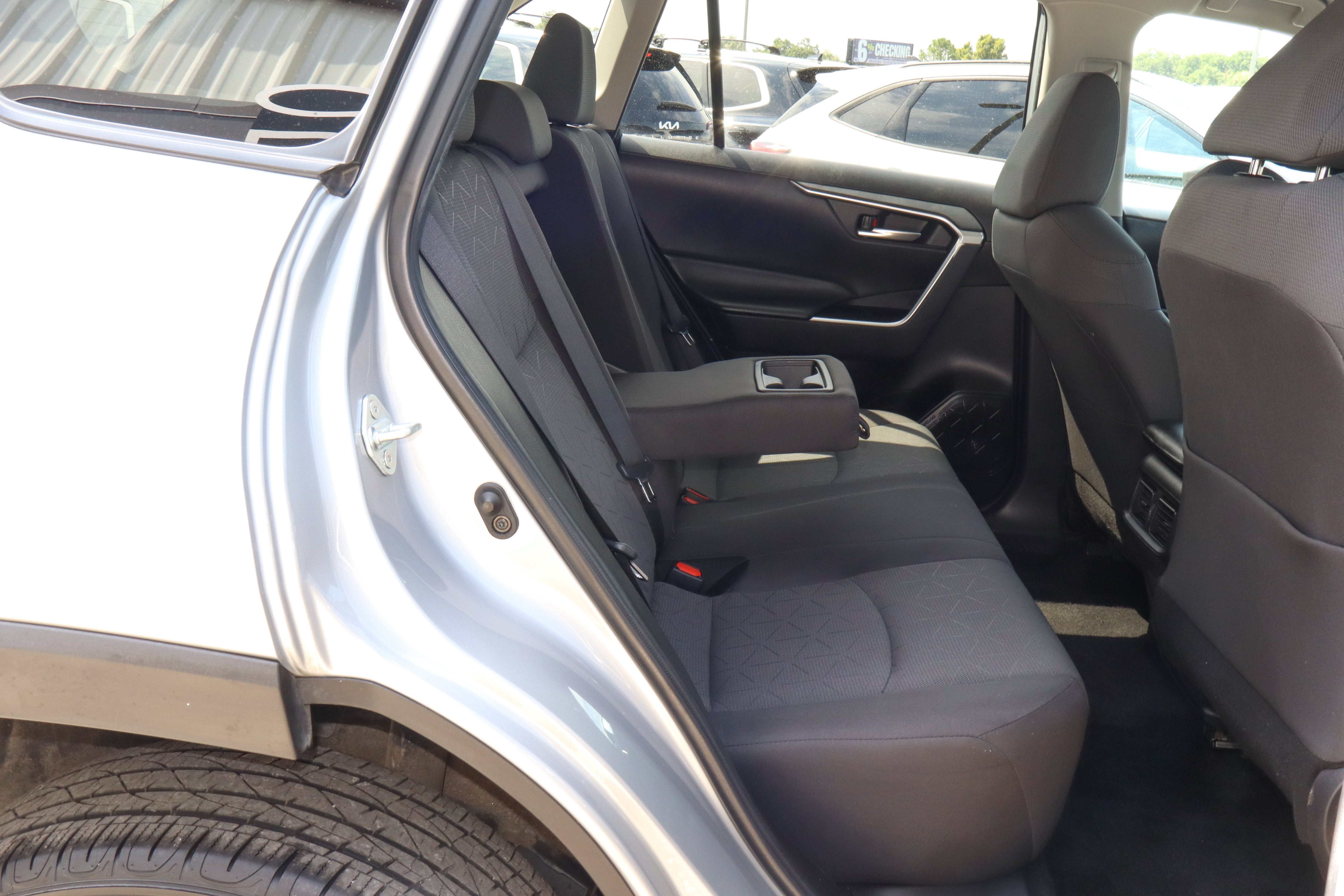Used 2024 Toyota RAV4 XLE FWD image 22