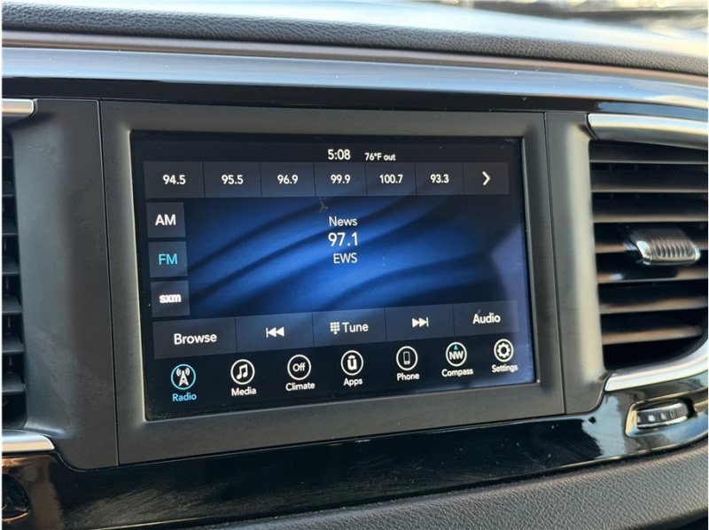 Used 2021 Chrysler Voyager Lxi image 42
