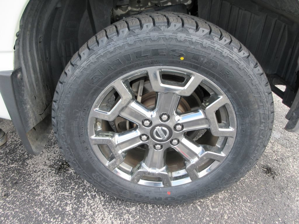 Used 2017 Nissan Titan SL w/ Chrome Package AWD/4WD image 9