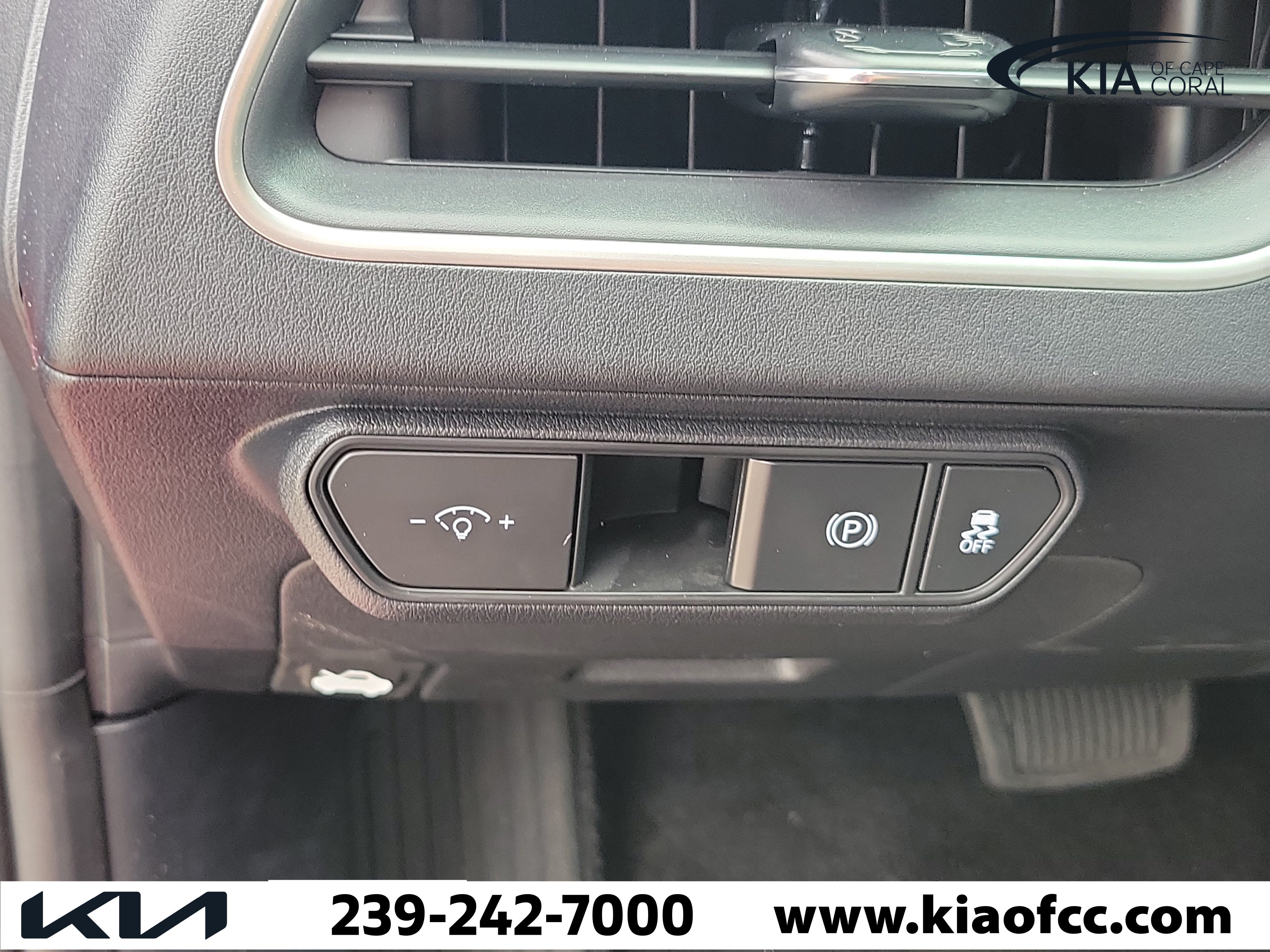 Certified 2025 Kia K4 FWD image 26