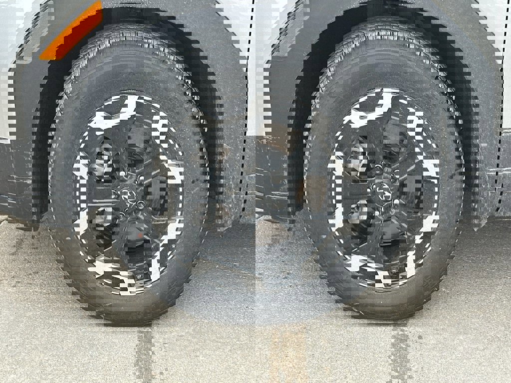 New 2025 Hyundai Santa Fe SEL image 3